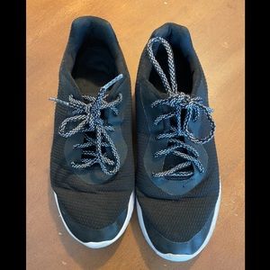 Girls Size 7 Black Sneakers